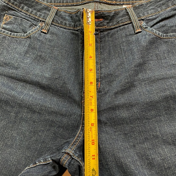 Levi Strauss & Co, at waist, dark wash, bootcut jean, women’s size 14 Short - Picture 6 of 13
